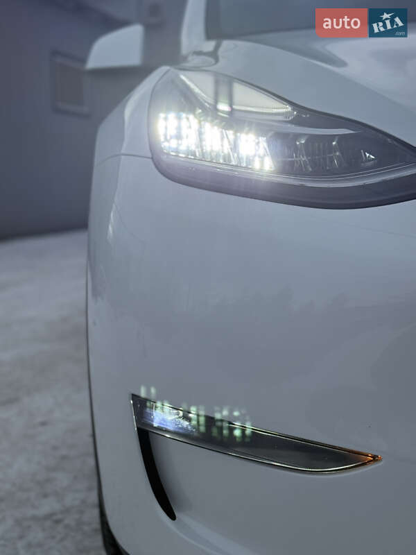 Внедорожник / Кроссовер Tesla Model Y 2022 в Киеве