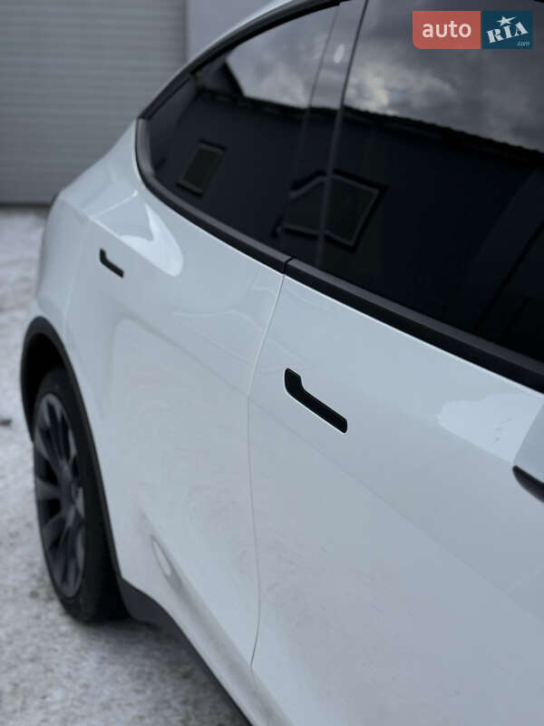 Внедорожник / Кроссовер Tesla Model Y 2022 в Киеве