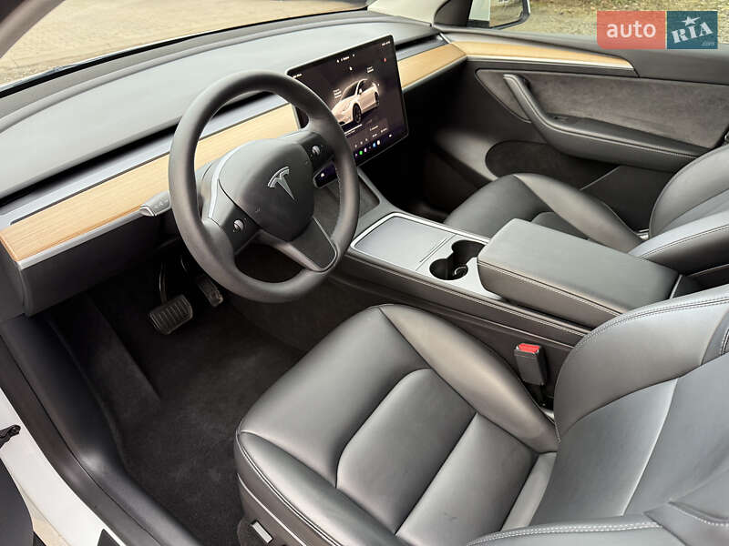 Внедорожник / Кроссовер Tesla Model Y 2022 в Киеве