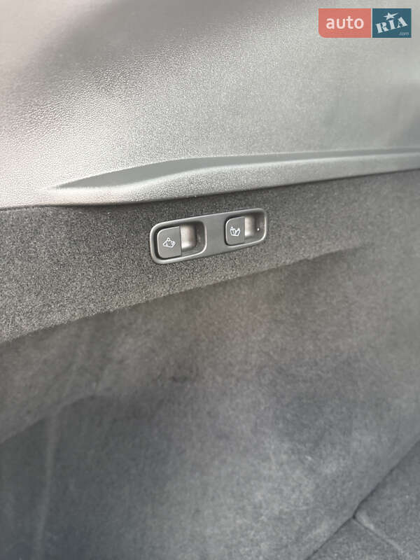 Внедорожник / Кроссовер Tesla Model Y 2022 в Киеве