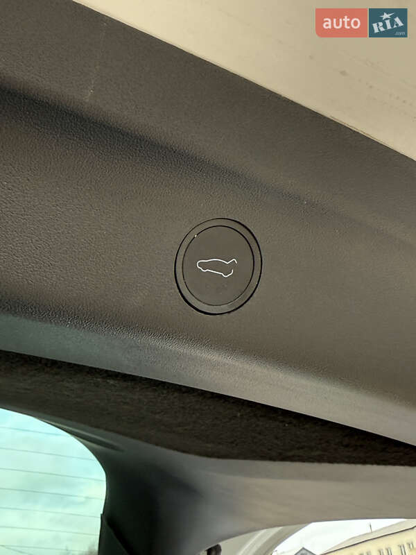 Внедорожник / Кроссовер Tesla Model Y 2022 в Киеве