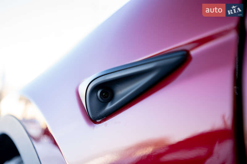 Внедорожник / Кроссовер Tesla Model Y 2024 в Киеве