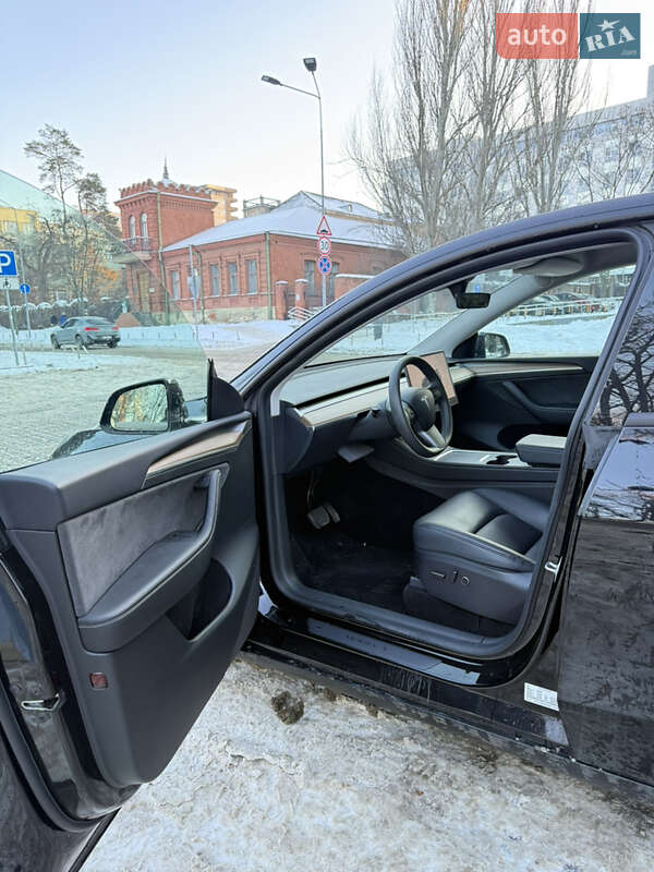 Позашляховик / Кросовер Tesla Model Y 2024 в Дніпрі фото 13 Позашляховик / Кросовер Tesla Model Y 2024 в Дніпрі