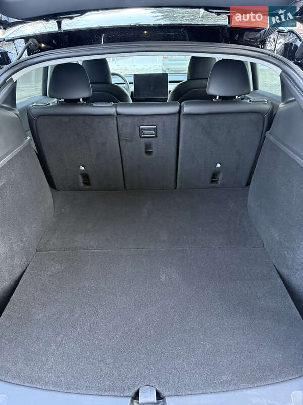 Позашляховик / Кросовер Tesla Model Y 2024 в Дніпрі фото 26 Позашляховик / Кросовер Tesla Model Y 2024 в Дніпрі