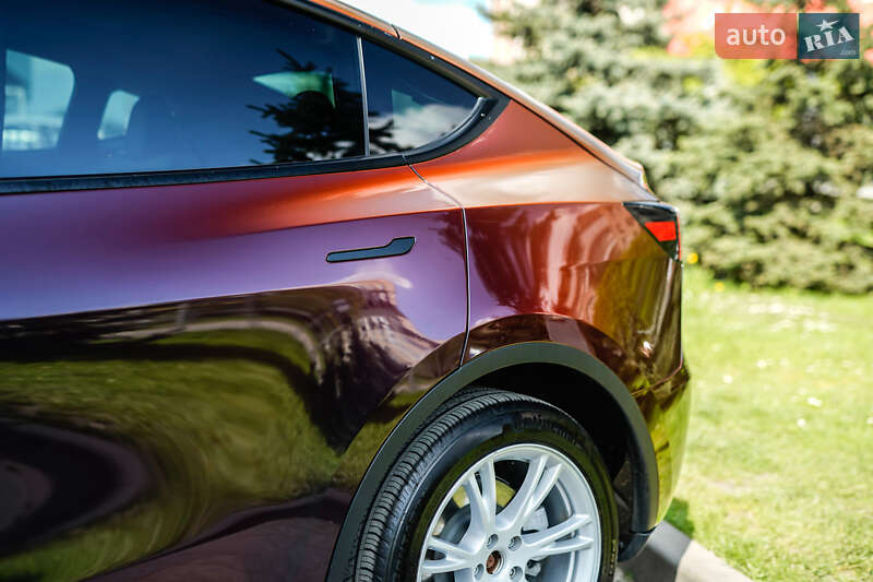 Внедорожник / Кроссовер Tesla Model Y 2024 в Львове