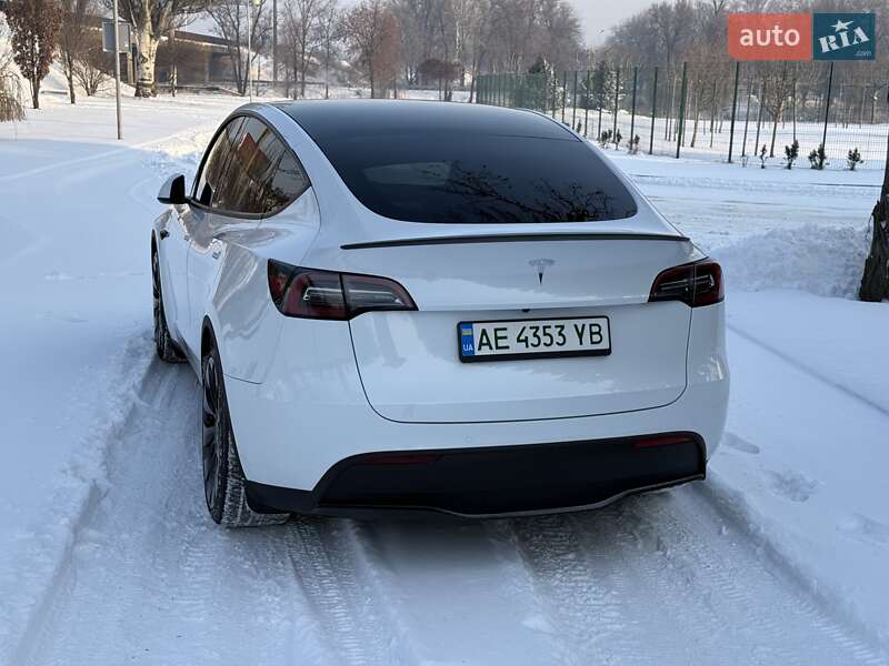Позашляховик / Кросовер Tesla Model Y 2021 в Дніпрі