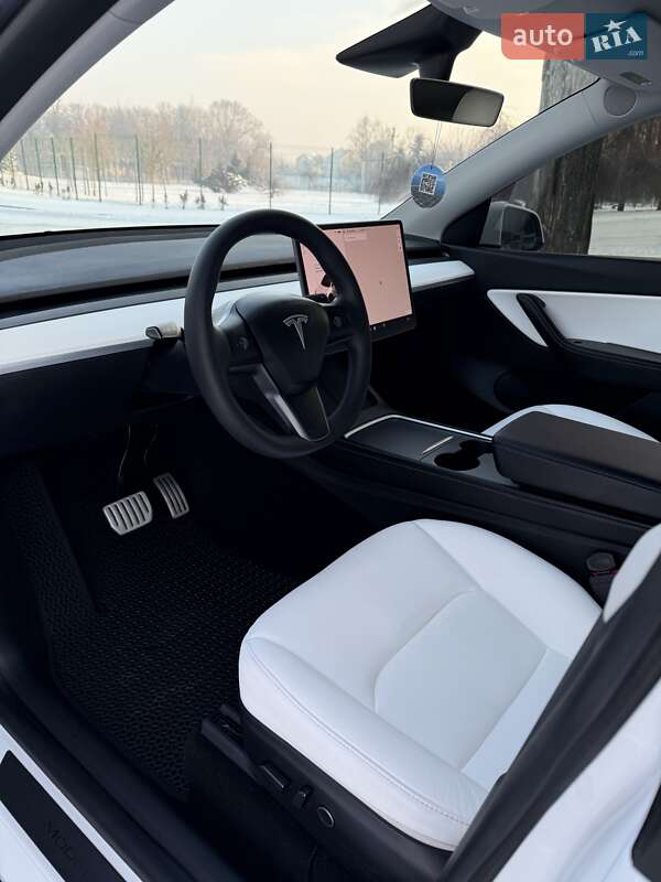 Позашляховик / Кросовер Tesla Model Y 2021 в Дніпрі
