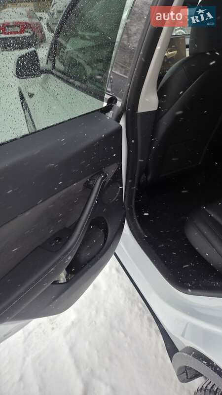 Внедорожник / Кроссовер Tesla Model Y 2023 в Днепре фото 10 Внедорожник / Кроссовер Tesla Model Y 2023 в Днепре