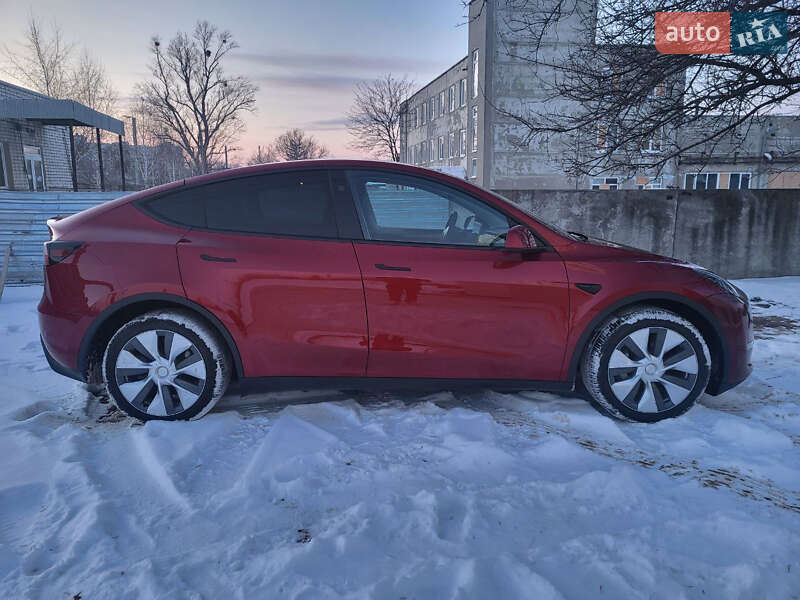 Позашляховик / Кросовер Tesla Model Y 2024 в Харкові фото 7 Позашляховик / Кросовер Tesla Model Y 2024 в Харкові