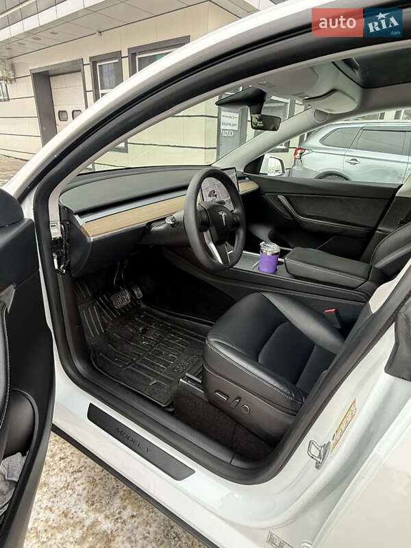 Внедорожник / Кроссовер Tesla Model Y 2021 в Харькове