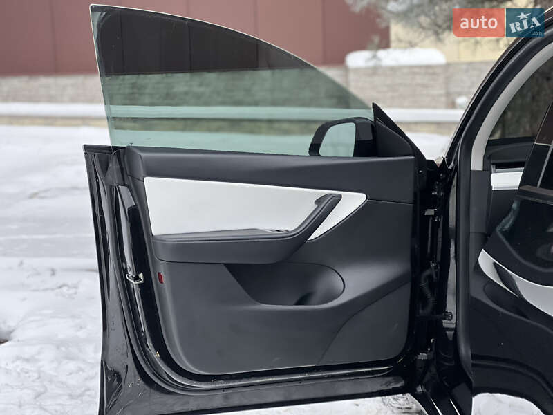 Внедорожник / Кроссовер Tesla Model Y 2020 в Днепре фото 13 Внедорожник / Кроссовер Tesla Model Y 2020 в Днепре
