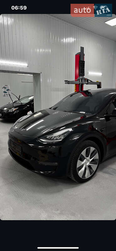 Позашляховик / Кросовер Tesla Model Y 2020 в Кам'янському