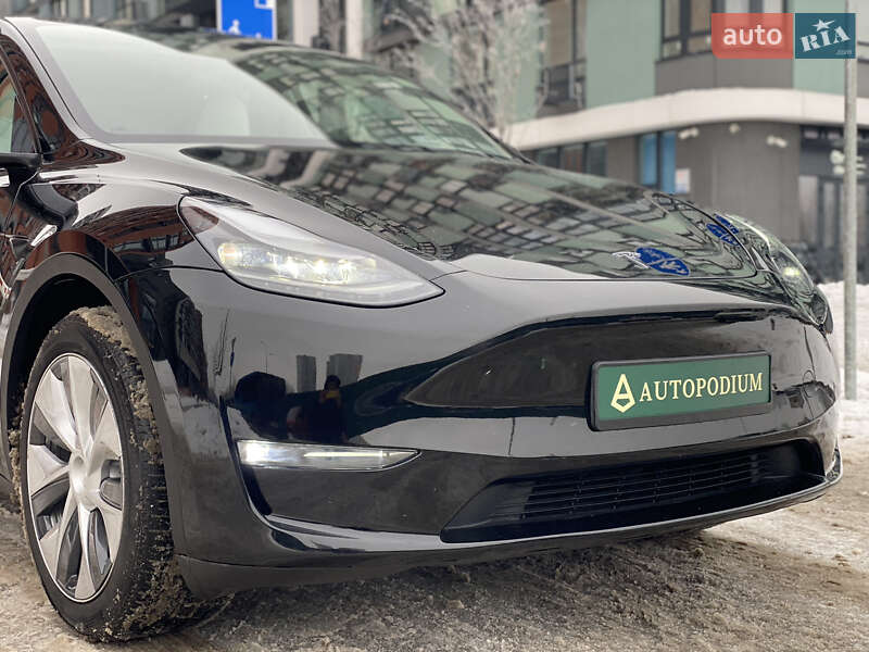 Внедорожник / Кроссовер Tesla Model Y 2024 в Киеве