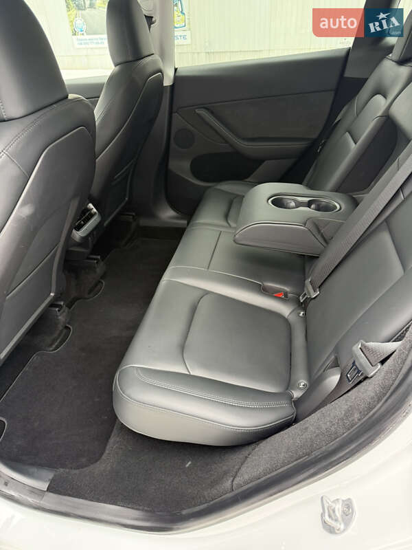 Внедорожник / Кроссовер Tesla Model Y 2023 в Днепре