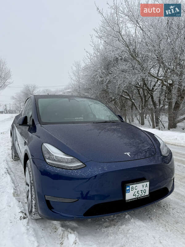 Tesla Model Y 2022