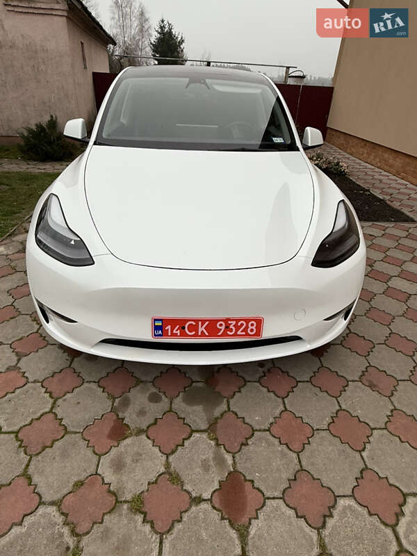 Tesla Model Y 2023