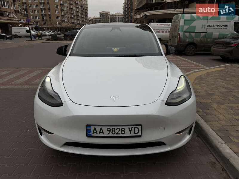 Внедорожник / Кроссовер Tesla Model Y 2024 в Киеве