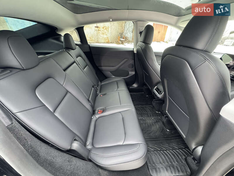 Позашляховик / Кросовер Tesla Model Y 2024 в Кривому Розі
