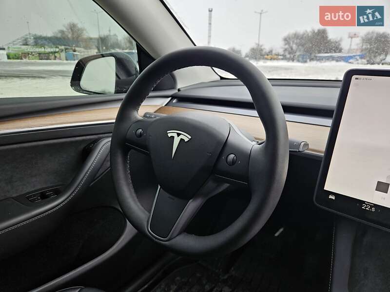 Позашляховик / Кросовер Tesla Model Y 2024 в Дніпрі