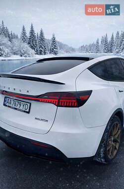 Позашляховик / Кросовер Tesla Model Y 2024 в Києві