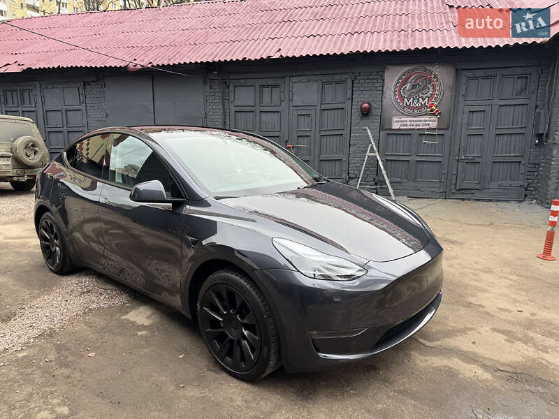 Позашляховик / Кросовер Tesla Model Y 2024 в Києві