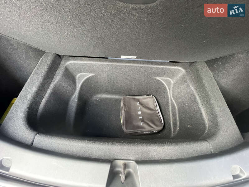 Внедорожник / Кроссовер Tesla Model Y 2020 в Луцке фото 21 Внедорожник / Кроссовер Tesla Model Y 2020 в Луцке