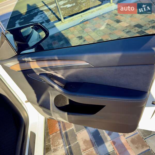 Внедорожник / Кроссовер Tesla Model Y 2022 в Калуше