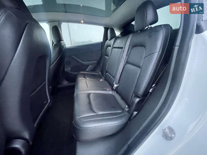 Позашляховик / Кросовер Tesla Model Y 2021 в Львові