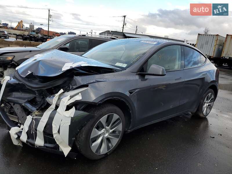 Позашляховик / Кросовер Tesla Model Y 2023 в Запоріжжі фото 5 Позашляховик / Кросовер Tesla Model Y 2023 в Запоріжжі