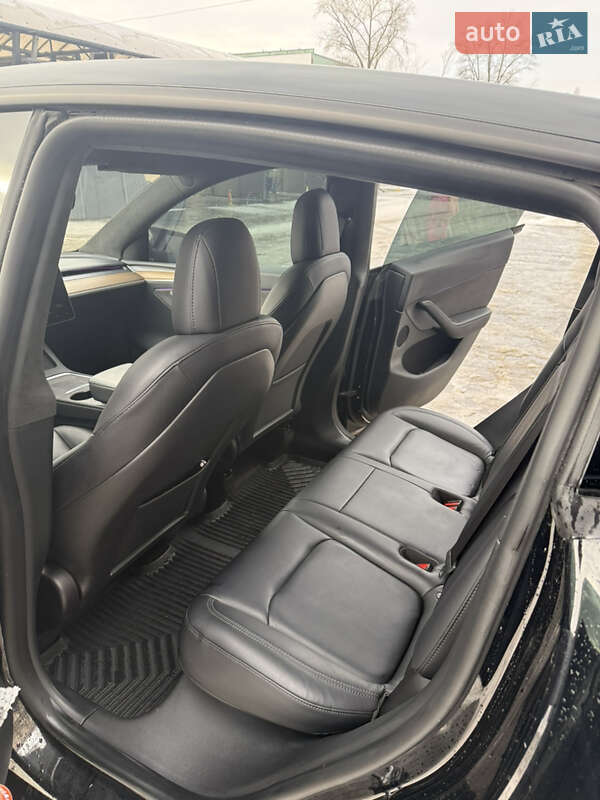 Позашляховик / Кросовер Tesla Model Y 2022 в Дніпрі