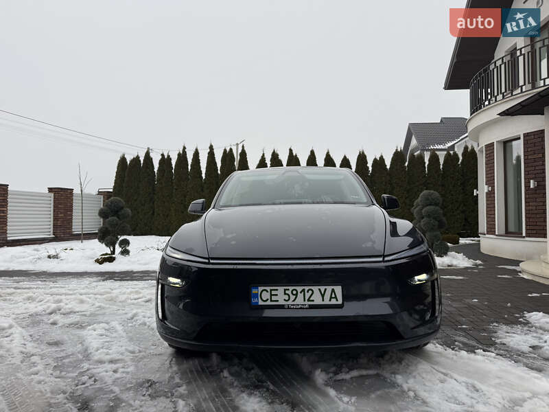 Позашляховик / Кросовер Tesla Model Y 2025 в Чернівцях