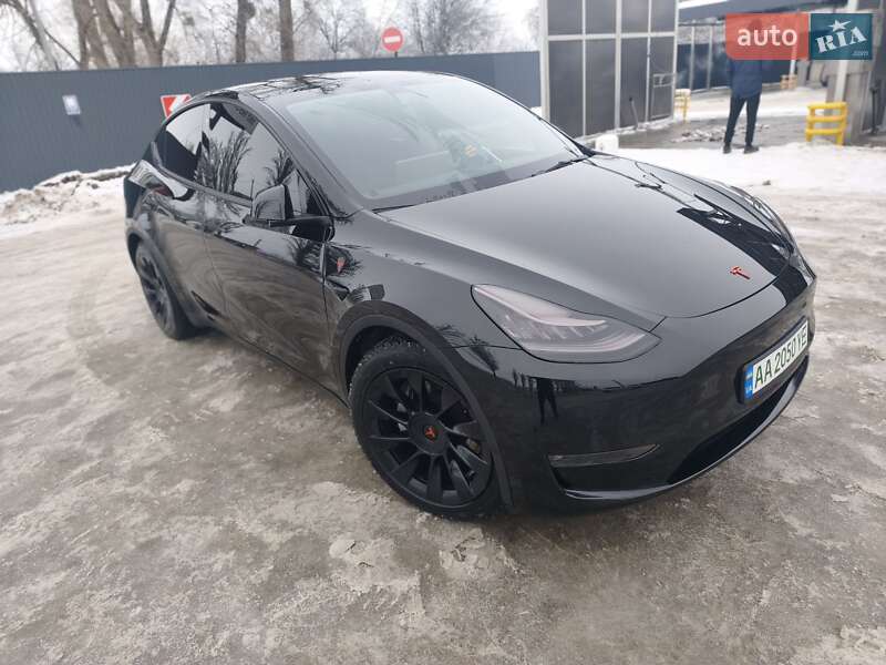 Внедорожник / Кроссовер Tesla Model Y 2021 в Киеве