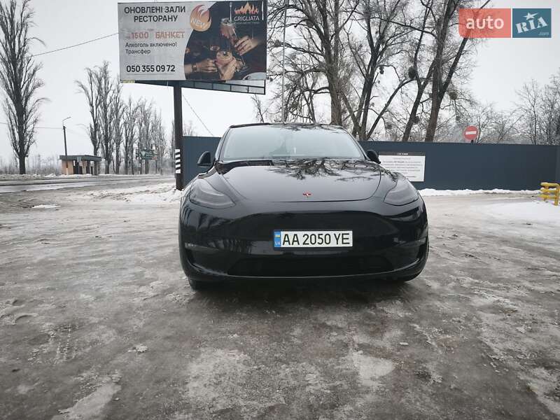 Внедорожник / Кроссовер Tesla Model Y 2021 в Киеве