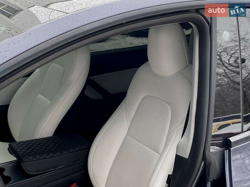 Внедорожник / Кроссовер Tesla Model Y 2021 в Киеве