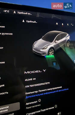 Внедорожник / Кроссовер Tesla Model Y 2023 в Киеве