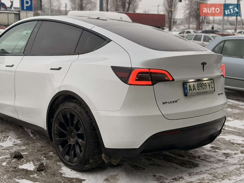 Внедорожник / Кроссовер Tesla Model Y 2023 в Киеве