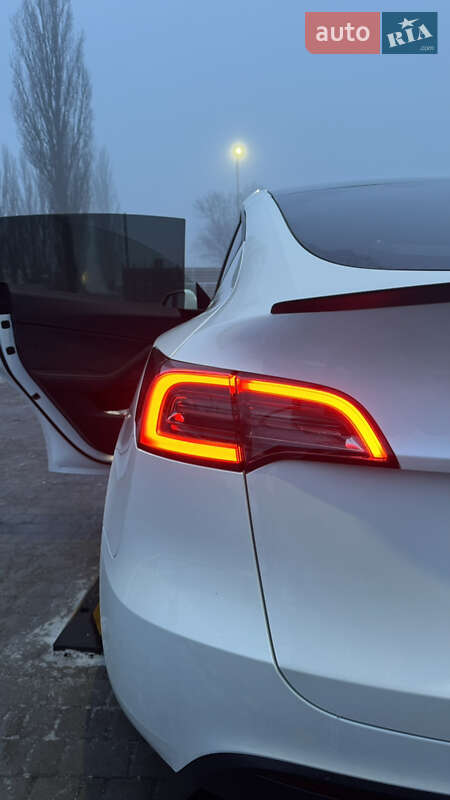 Внедорожник / Кроссовер Tesla Model Y 2024 в Кропивницком