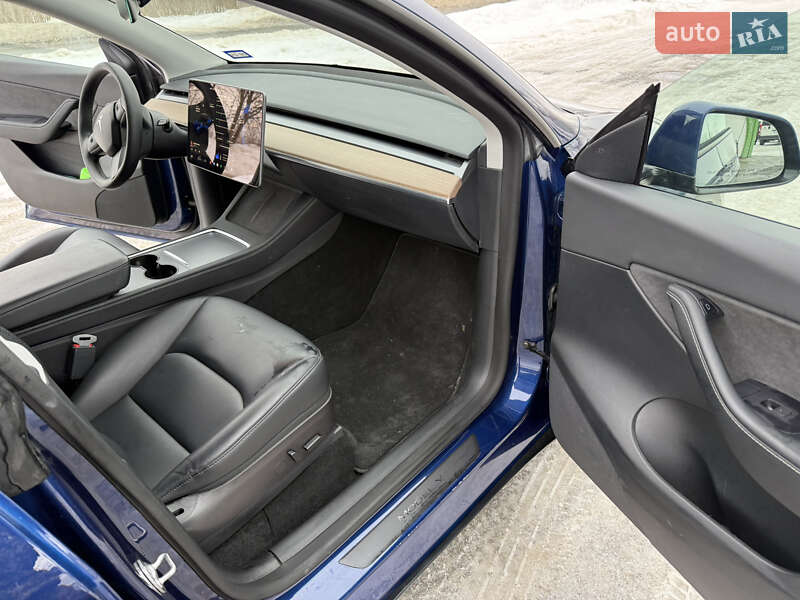 Позашляховик / Кросовер Tesla Model Y 2022 в Львові