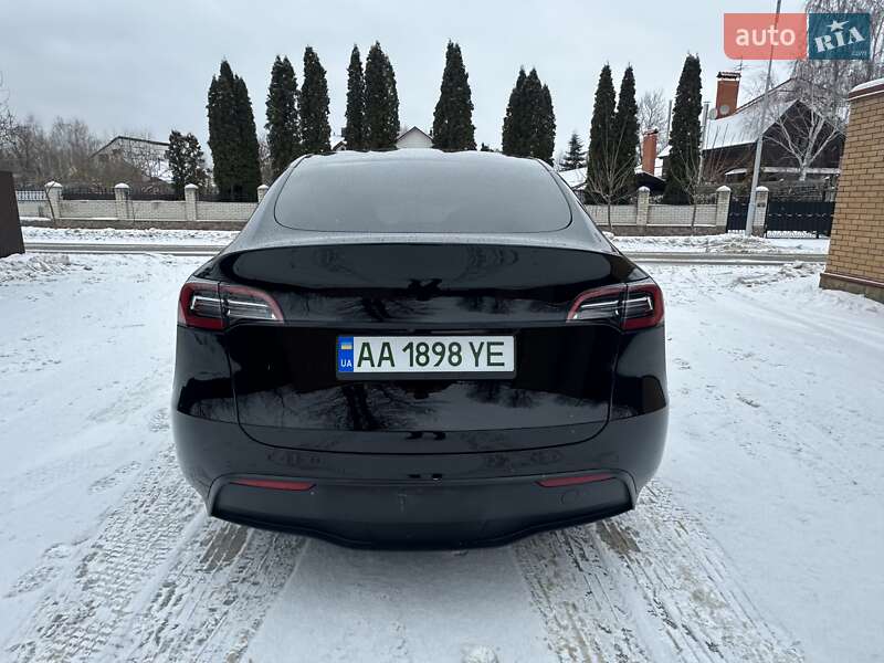 Внедорожник / Кроссовер Tesla Model Y 2021 в Киеве