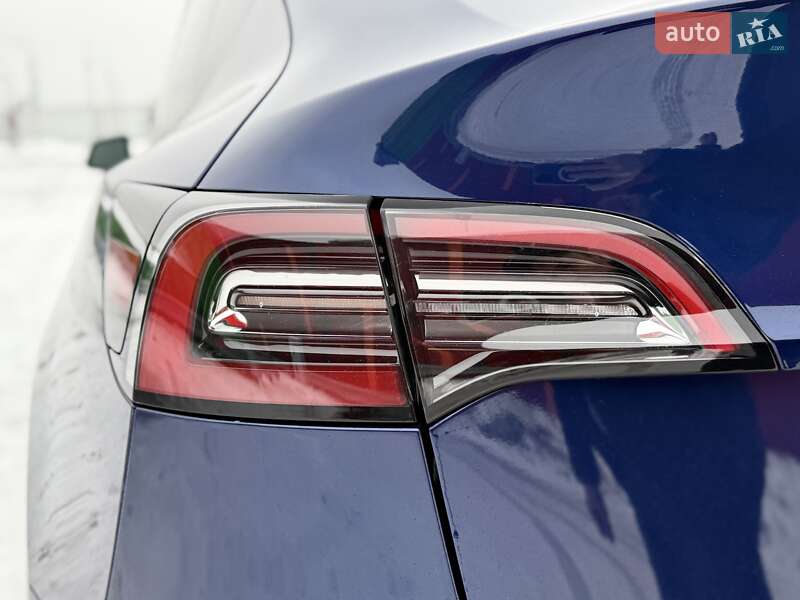 Позашляховик / Кросовер Tesla Model Y 2023 в Києві