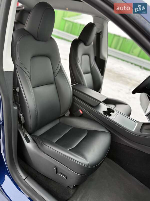 Позашляховик / Кросовер Tesla Model Y 2023 в Києві