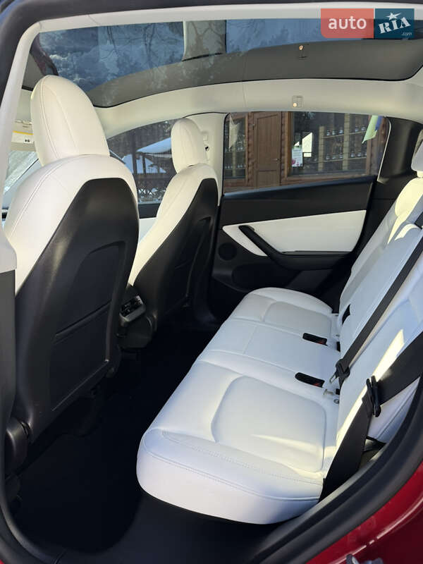 Позашляховик / Кросовер Tesla Model Y 2021 в Луцьку