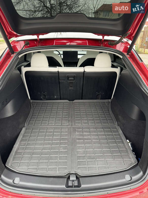Позашляховик / Кросовер Tesla Model Y 2022 в Одесі фото 13 Позашляховик / Кросовер Tesla Model Y 2022 в Одесі