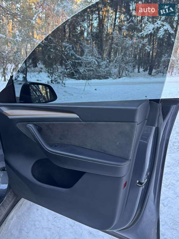 Внедорожник / Кроссовер Tesla Model Y 2023 в Василькове