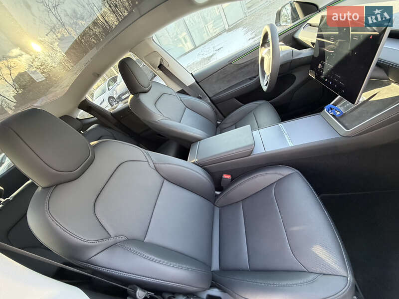 Позашляховик / Кросовер Tesla Model Y 2025 в Дніпрі