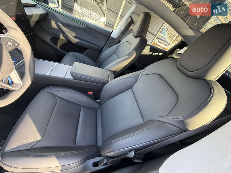 Позашляховик / Кросовер Tesla Model Y 2025 в Дніпрі