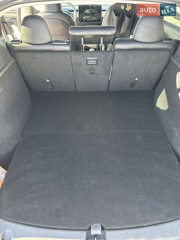 Внедорожник / Кроссовер Tesla Model Y 2023 в Киеве фото 29 Внедорожник / Кроссовер Tesla Model Y 2023 в Киеве