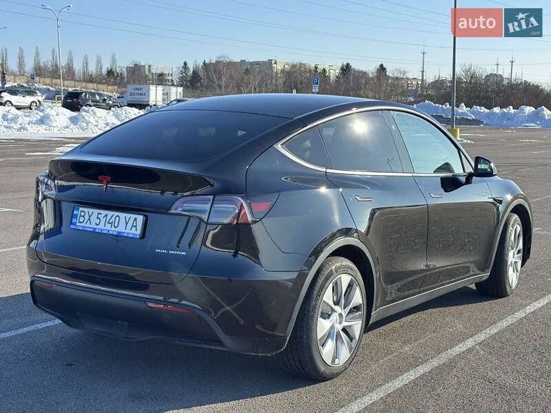 Позашляховик / Кросовер Tesla Model Y 2023 в Рівному фото 5 Позашляховик / Кросовер Tesla Model Y 2023 в Рівному