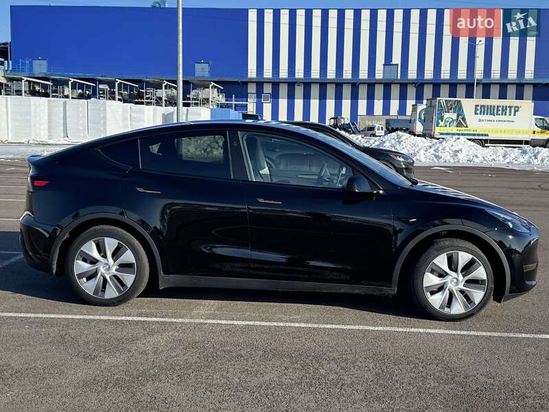 Позашляховик / Кросовер Tesla Model Y 2023 в Рівному фото 8 Позашляховик / Кросовер Tesla Model Y 2023 в Рівному