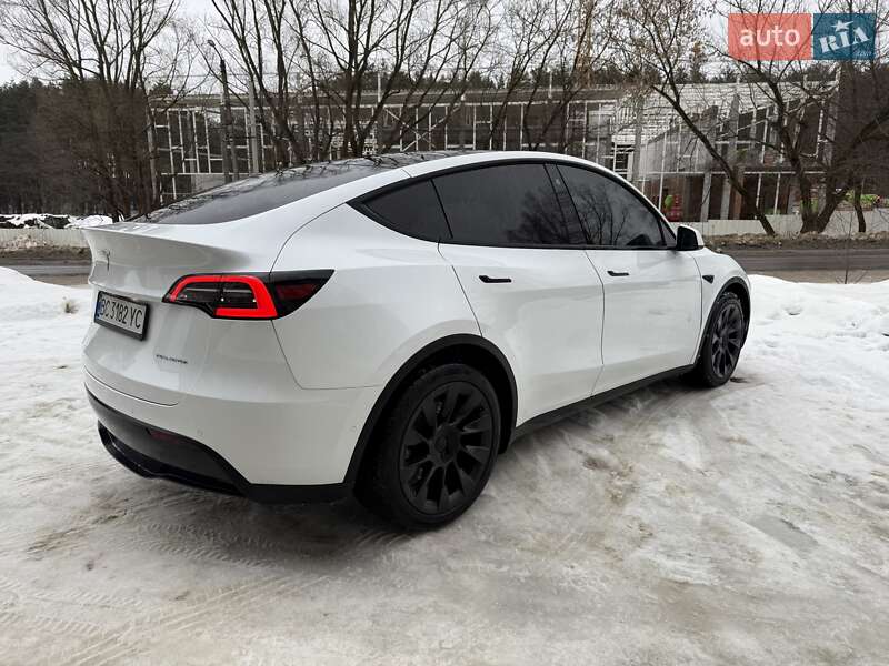 Внедорожник / Кроссовер Tesla Model Y 2020 в Львове
